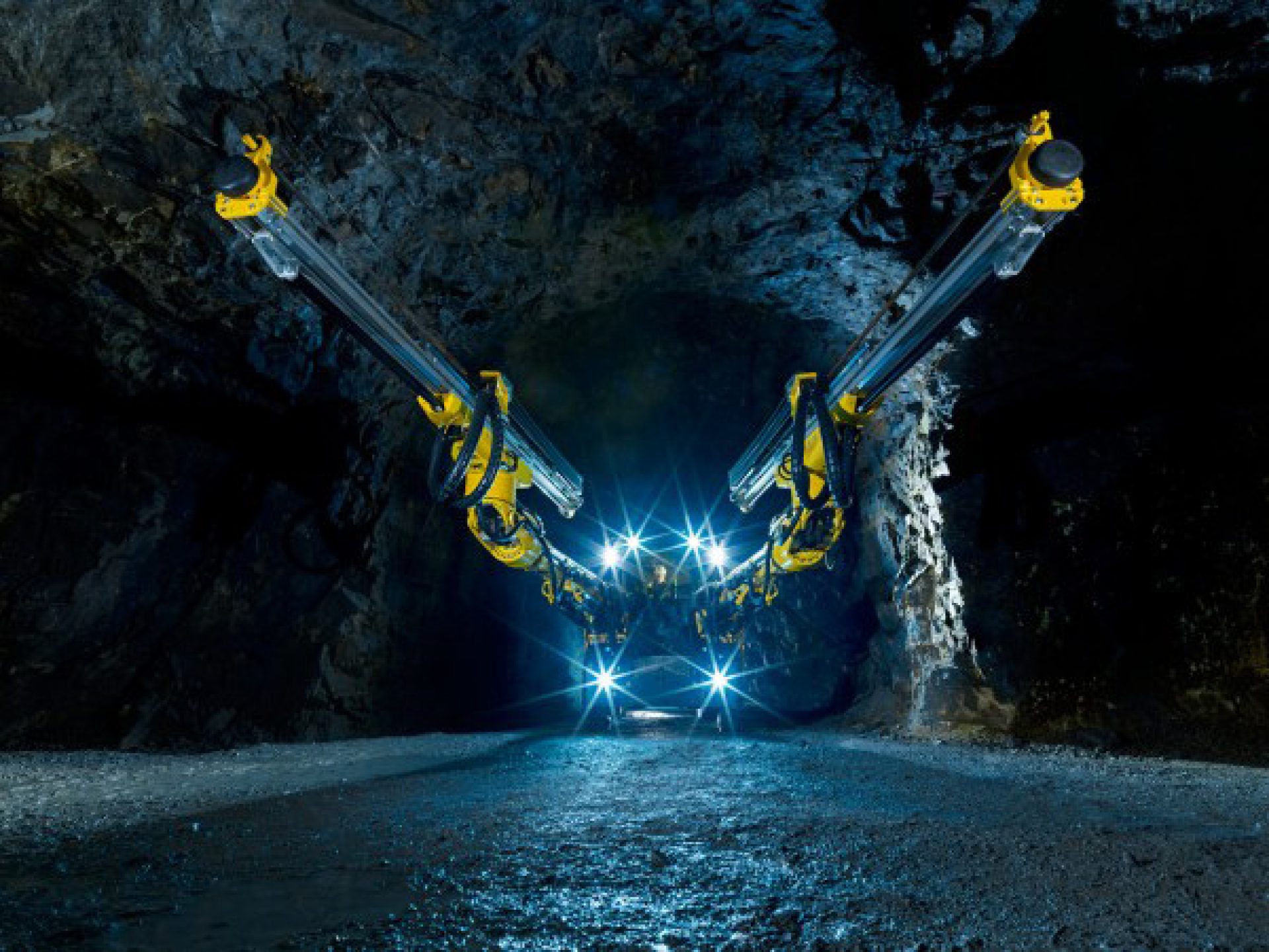 Boomer M20 Battery front view underground mine