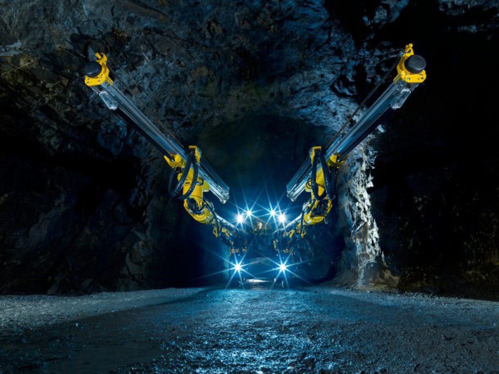 Boomer M20 Battery front view underground mine